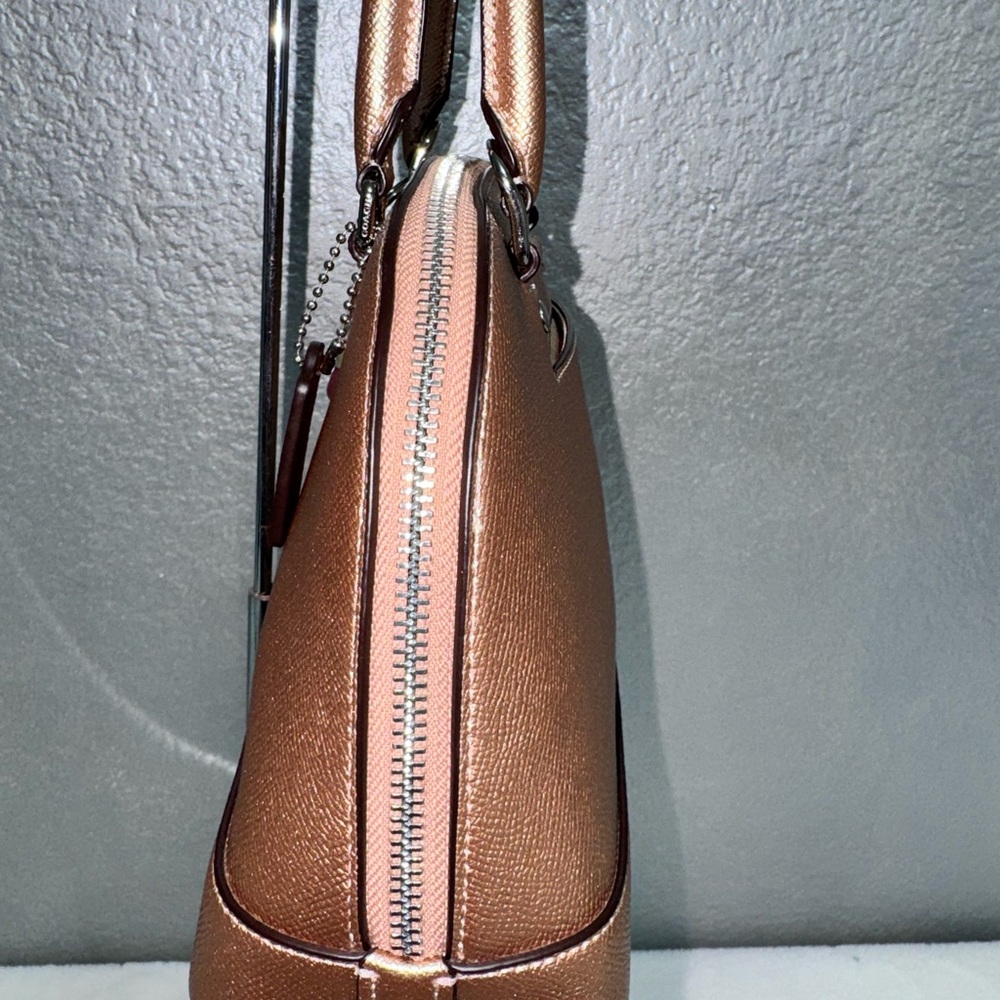 Coach rose gold Leather Interior - Picture 8 of 17